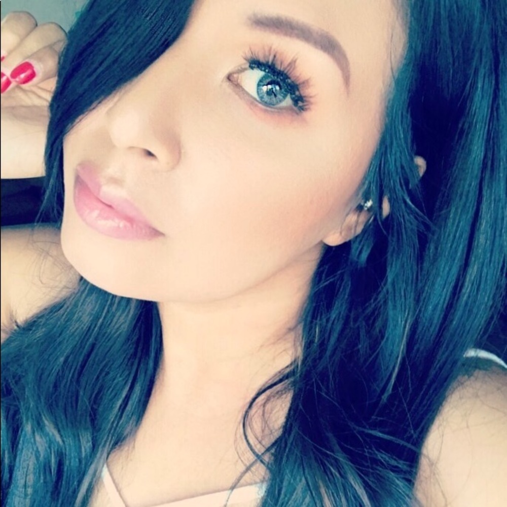 Meet your Posher, Mayra